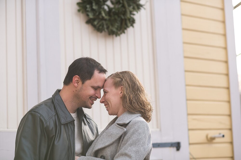 Romantic winter engagement session in Ellicot City MD with Wendy Zook Photography | Maryland wedding photographer, Maryland engagement session, engagement portraits, MD engagement