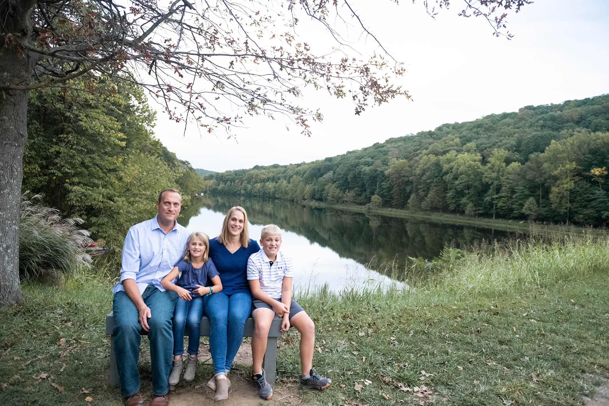 fall Maryland family photos in Lake Linganore