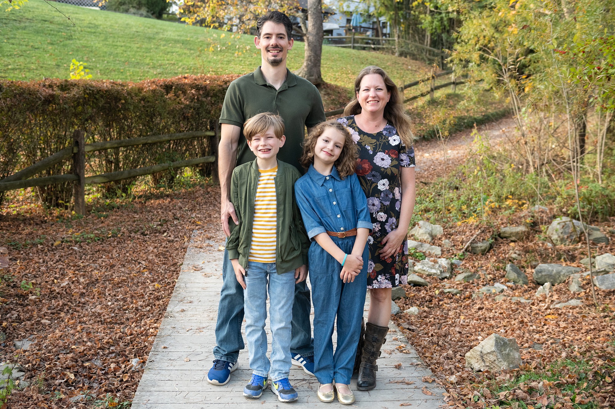 fall family photo session in Lake Linganore
